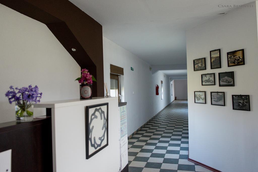 Speedhouse Apartment Alba Iulia Luaran gambar